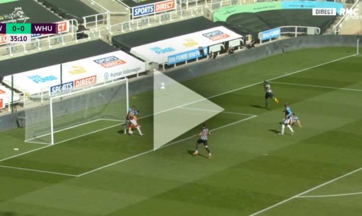 Niefortunny samobój Diopa w meczu z Newcastle! :D [VIDEO]